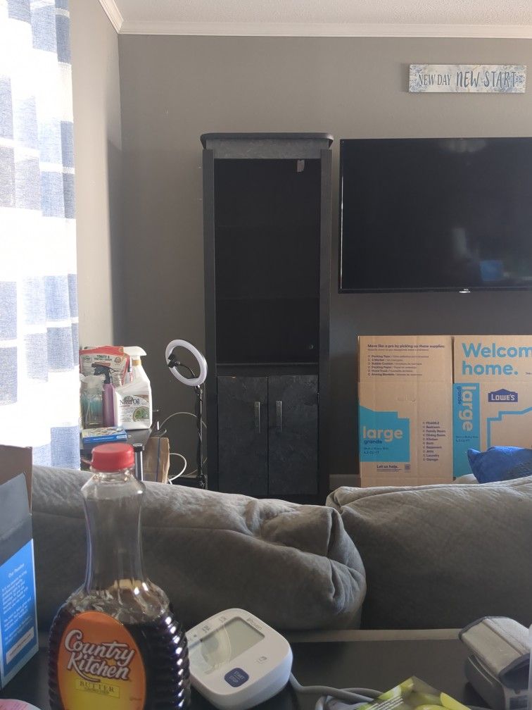 2 Black Shelves