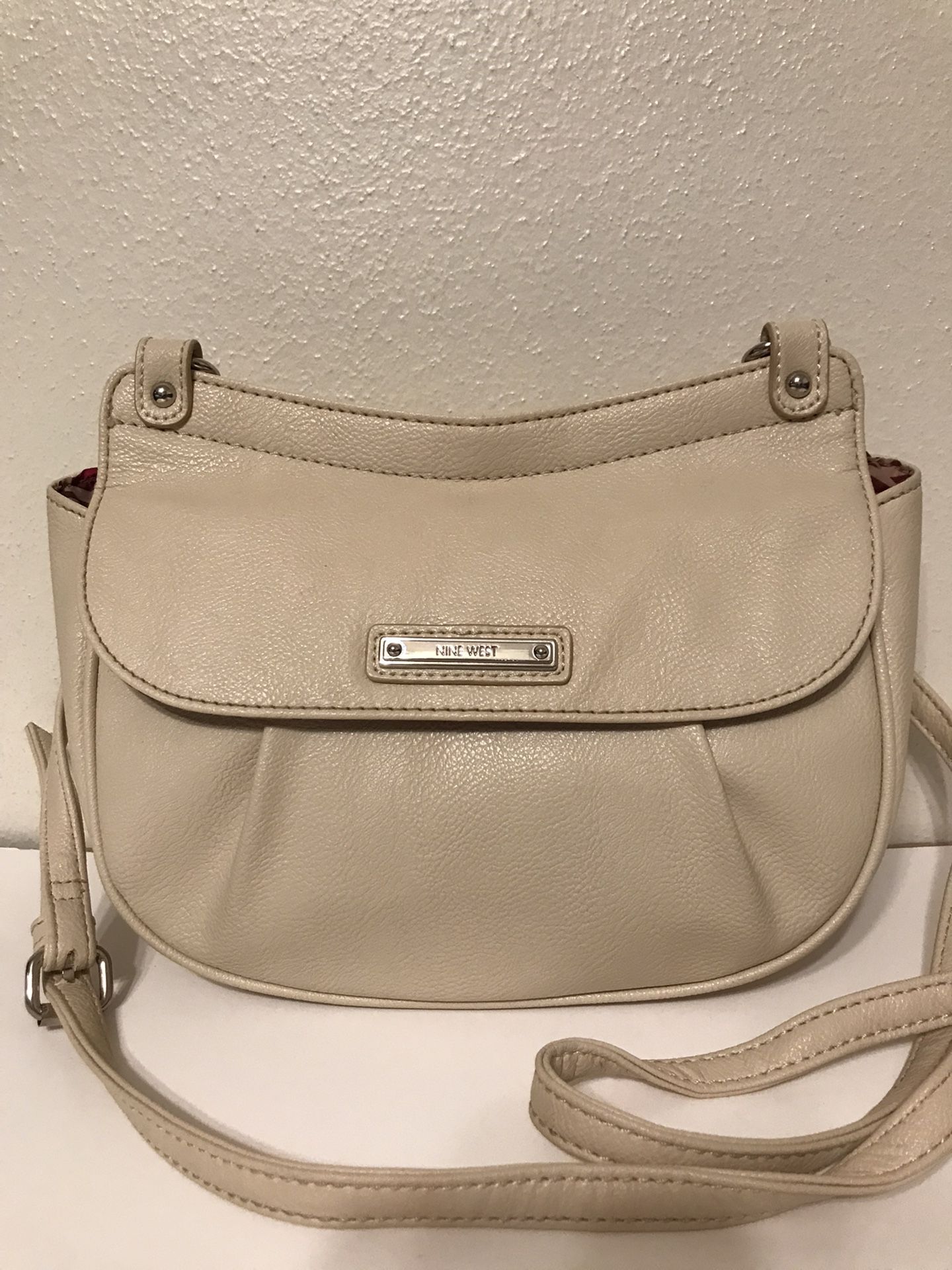 Nine West Cream Colored Faux Leather Small Crossbody Purse W/ Magnetic Flap Top