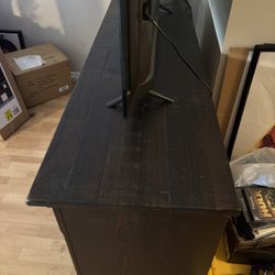 TV Stand/Entertainment Center