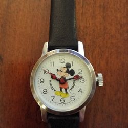 VINTAGE MICKEY MOUSE WATCH