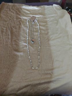 2 Necklaces Great Deal, Seashells And Flower Pendant Necklace