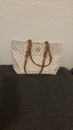 Dooney & Bourke