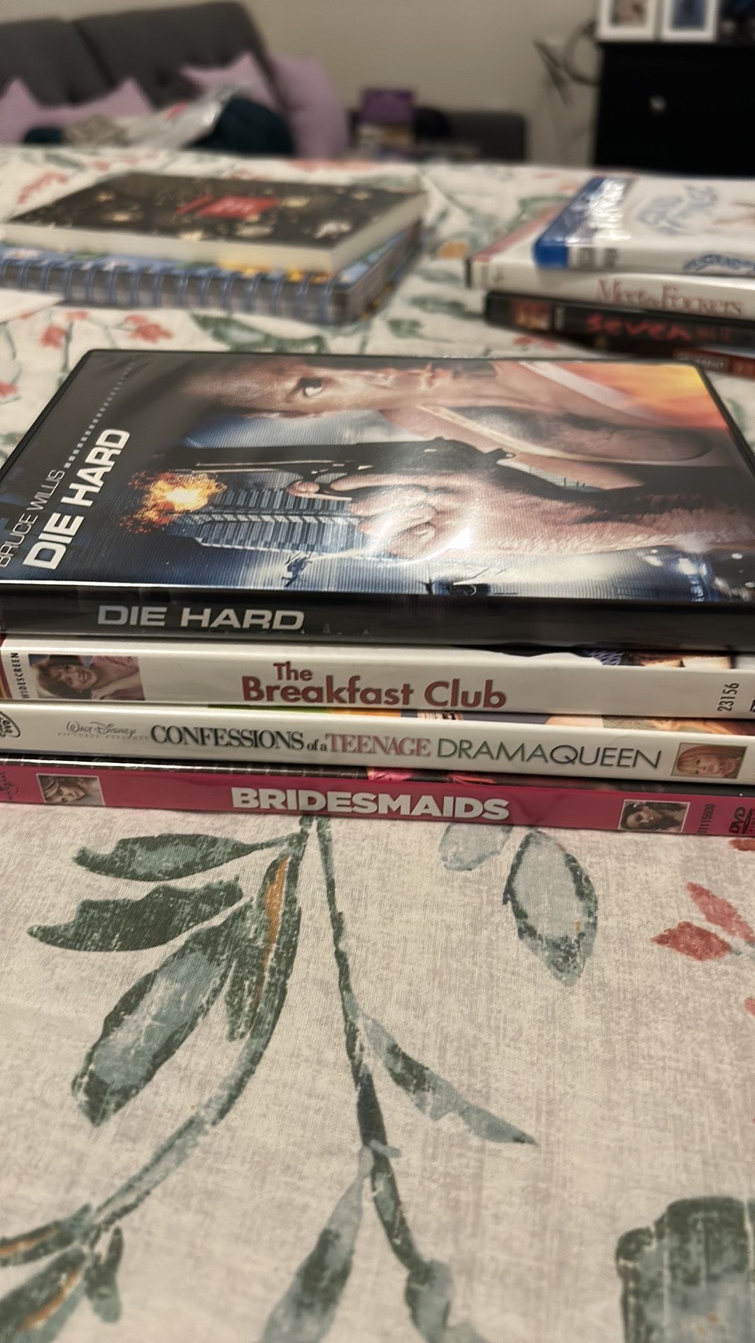 4 DVDs