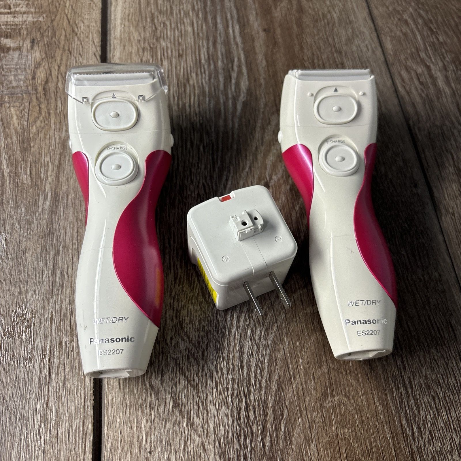 Set Of 2 Panasonic Cordless Wet/Dry Rechargeable Shaver Trimmer ES2207 1 Charger