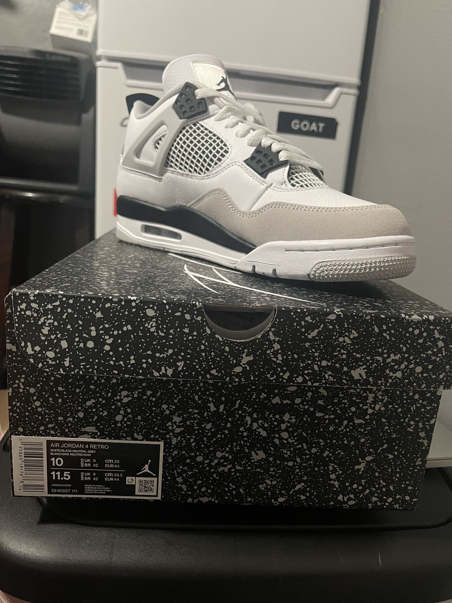 Jordan 4 Military Black 