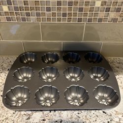 Bundt Cake Pan – Like New (Great Condition)