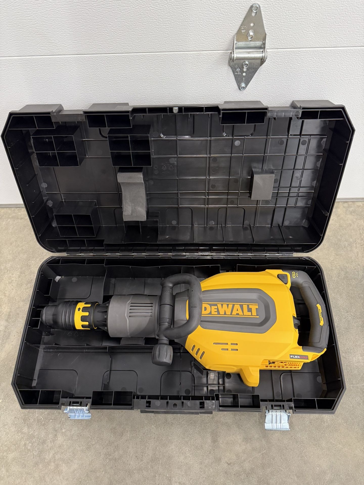 DEWALT 60-Volt 27 lbs. SDS Maximum Chipping Hammer