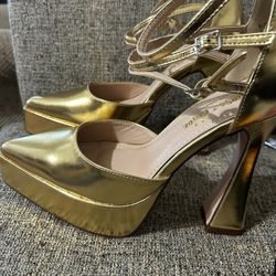 CHASE & CHLOE Eloise Platform Pump In Gold Metallic 