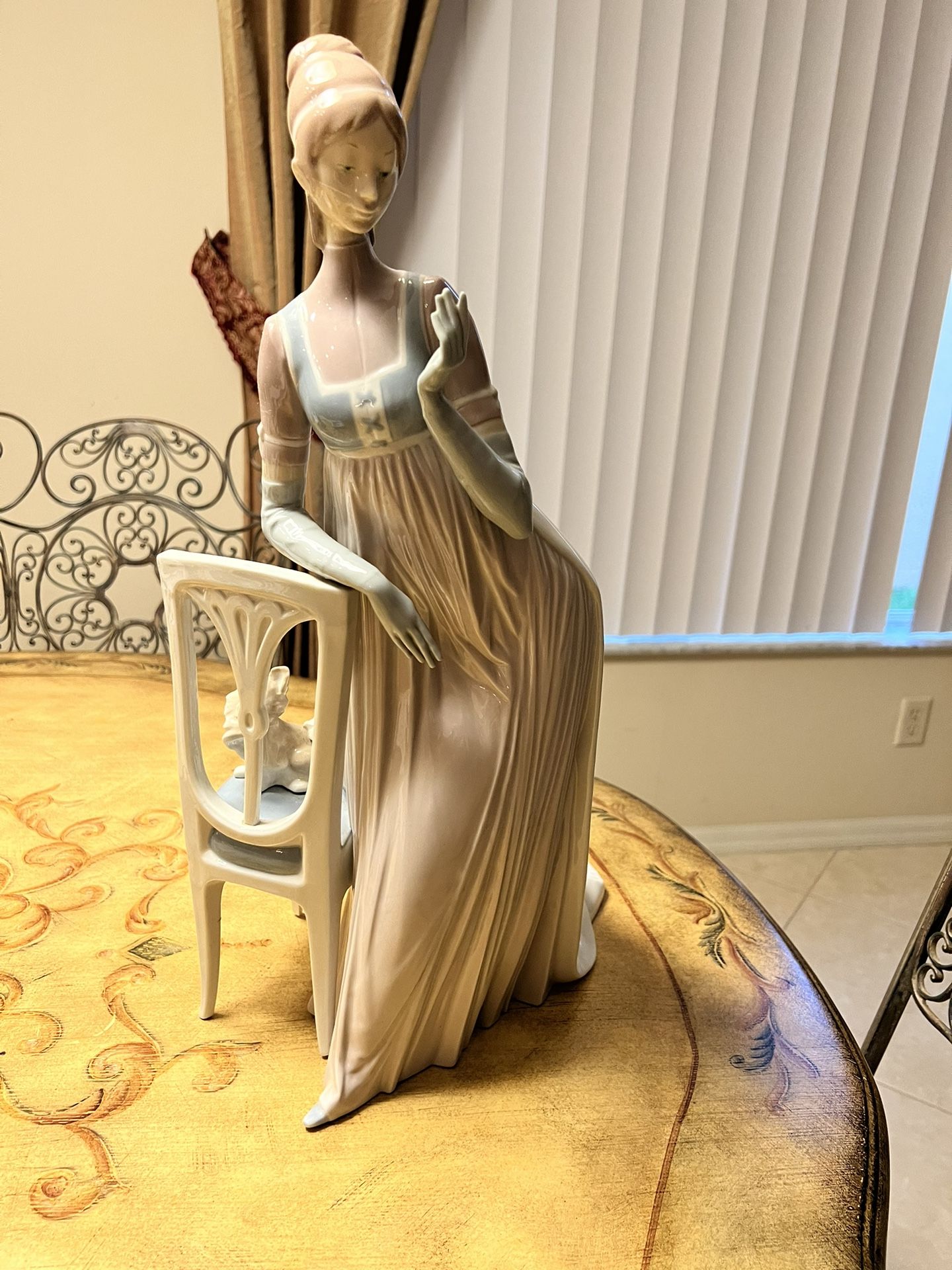 13 Inch Girl And Chair Lladro 