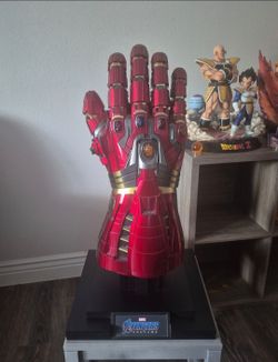 Nano Gauntlet Hulk Version Life size