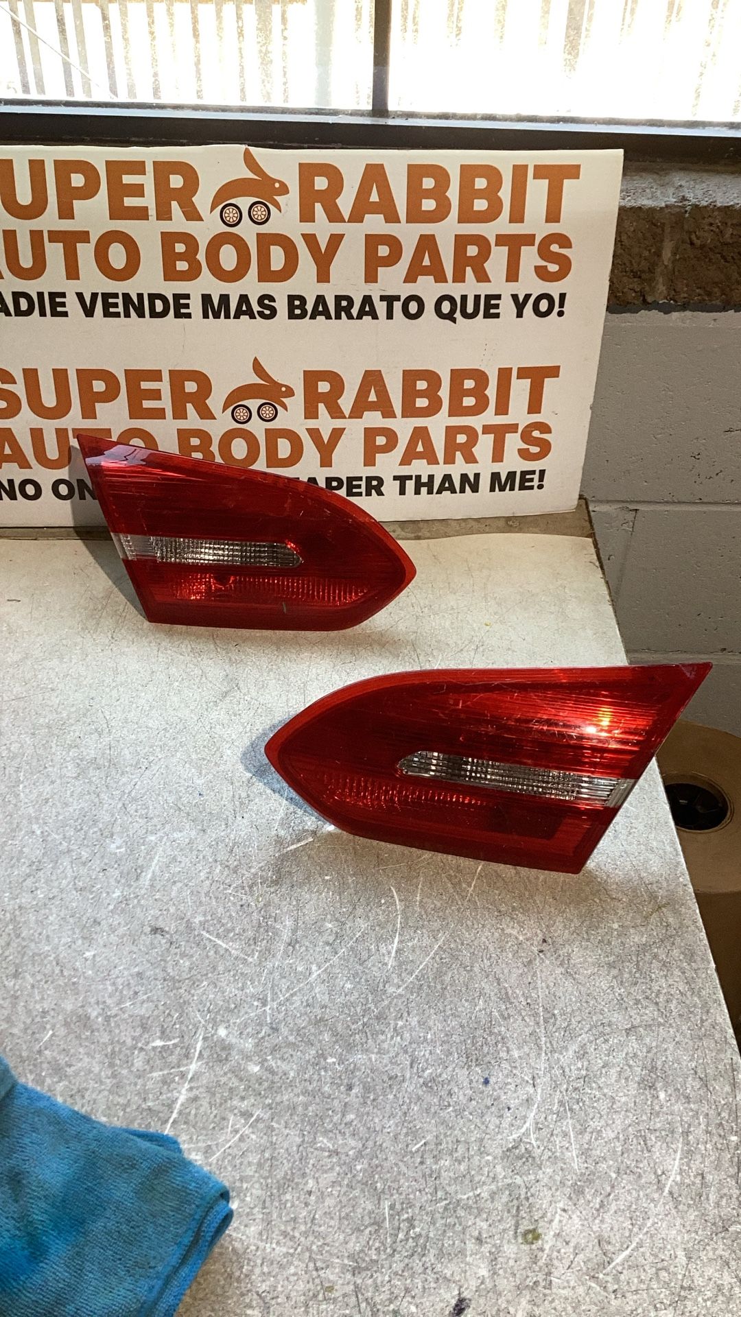 2015 Focus Tail Light Inner Pair Driver Passenger OEM 2018 