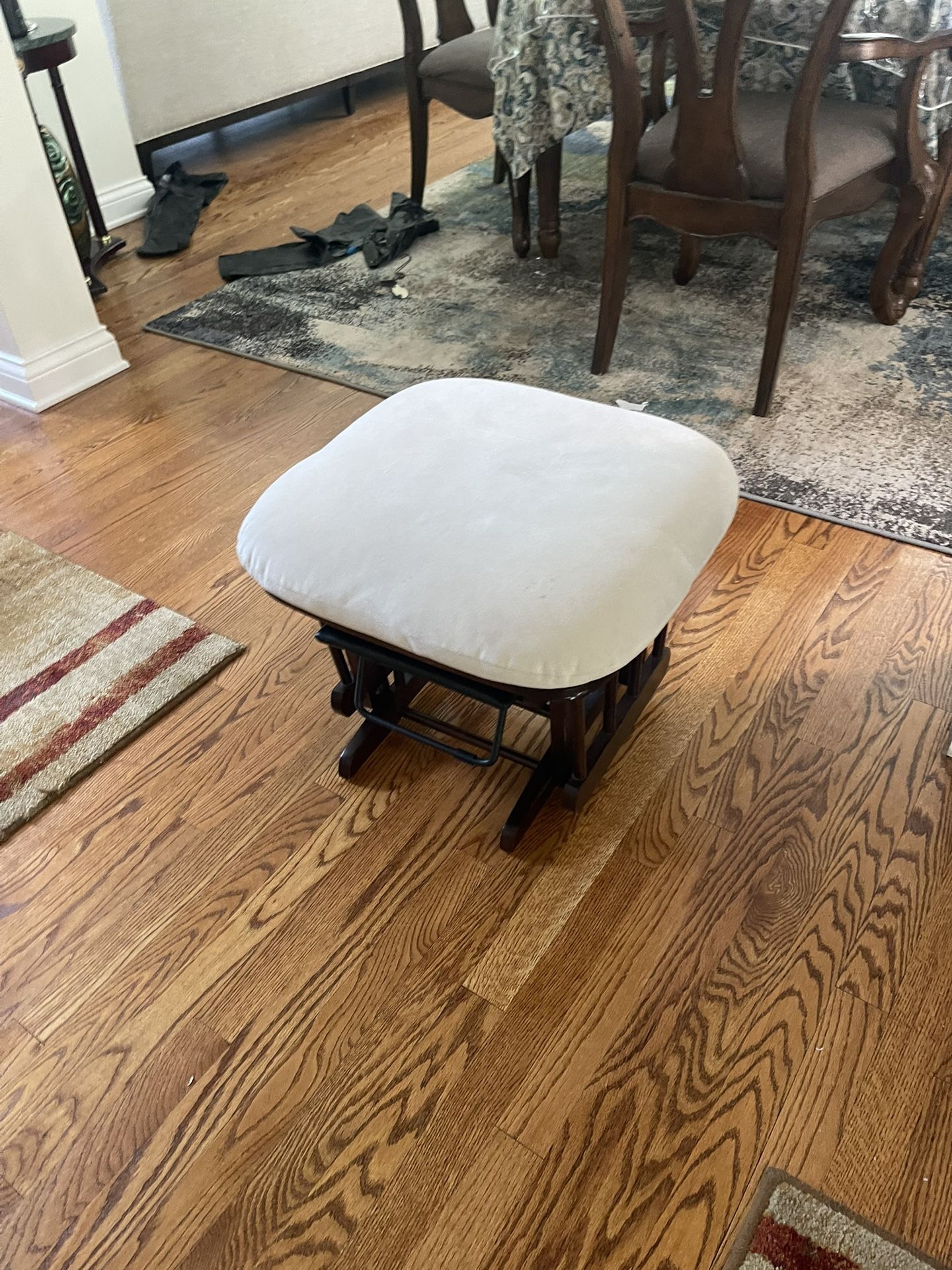 Gliding Ottoman with Pop-Out Footrest – Excellent Condition!