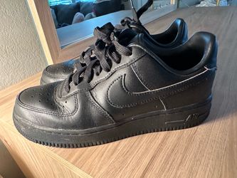 black fresh air force’s size 5.5 women’s