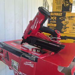 Milwaukee
M18 FUEL 3-1/2 in. 18-Volt 30-Degree Lithium-Ion Brushless Cordless Framing Nailer (Tool-Only  STORE PRICE $499