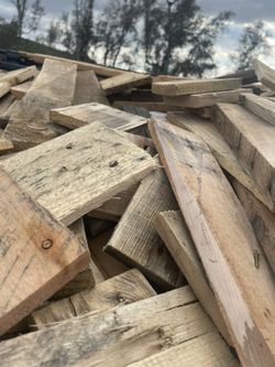 Small Peaces Of Pallets  Good For Fireplace  Free