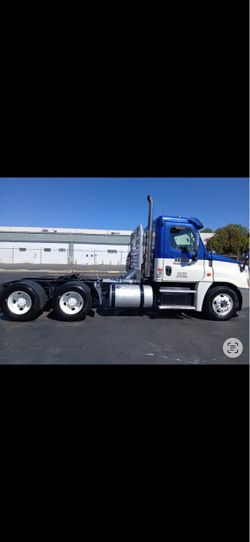 Freightliner Semi Truck Day Cab