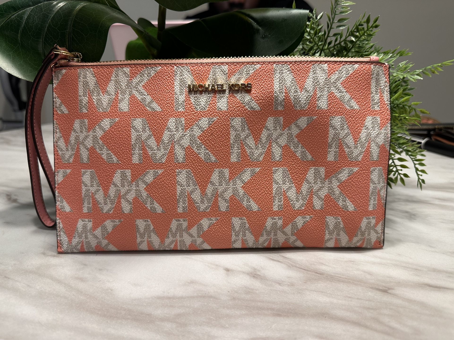 MICHAEL KORS Wristlet 