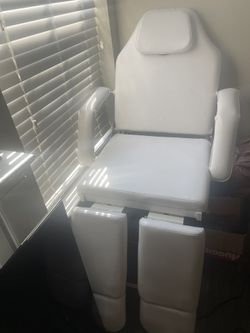 Adjustable Spa Table / Lash Table