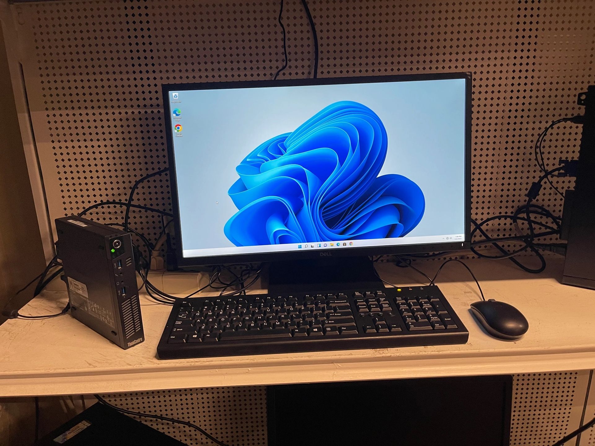 Small computer comes with 22 inch keyboard and mouse