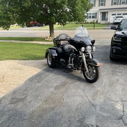 Harley Trike FLHTCUTG