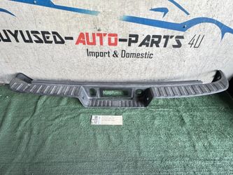 w/brokenclips 2014 - 2018 CHEVY SILVERADO 1500 REAR STEP BUMPER PAD OEM AY82299