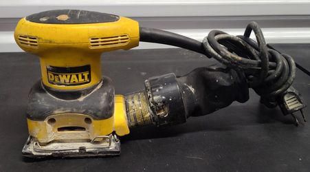 DEWALT D26441-QS 1/4 SHEET ORBITAL PALM GRIP SANDER 220V

DeWalt D26441-QS 220V 1/4 Sheet Orbital Palm Grip Sander