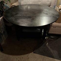 Kitchen/Dining Table