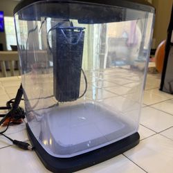 2.5 Gallon Fish Tank With LED Light And Filter