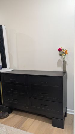 Black 6-Drawer Dresser