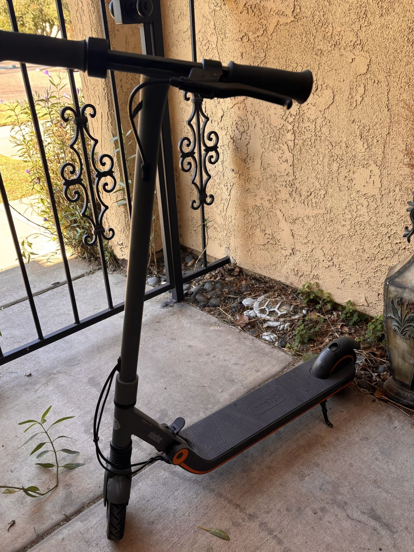 NINEBOT ELECTRIC SCOOTER