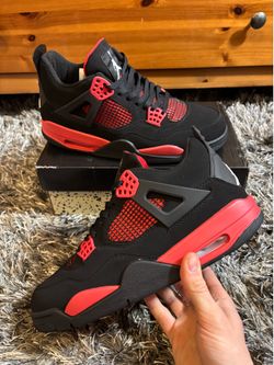 Jordan 4 Red Thunder Size 12 Men’s Sneakers