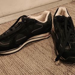 New  Men's Tommy Hillfinger Sneakers size 11