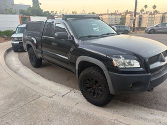 2006 Mitsubishi Raider