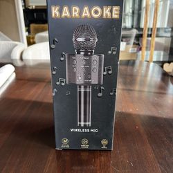Bluetooth Karaoke Microphone Poppy