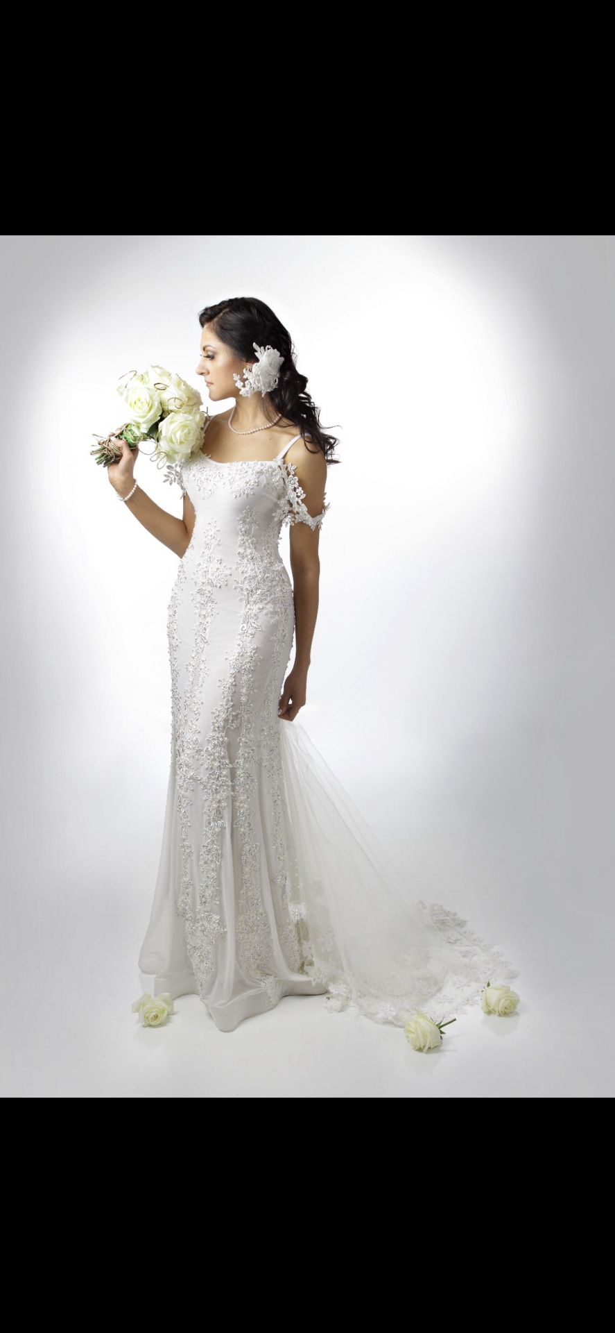 Sleeveless Mermaid Hem Lace Panel Wedding Dress .Ivory Color . S/M Size.