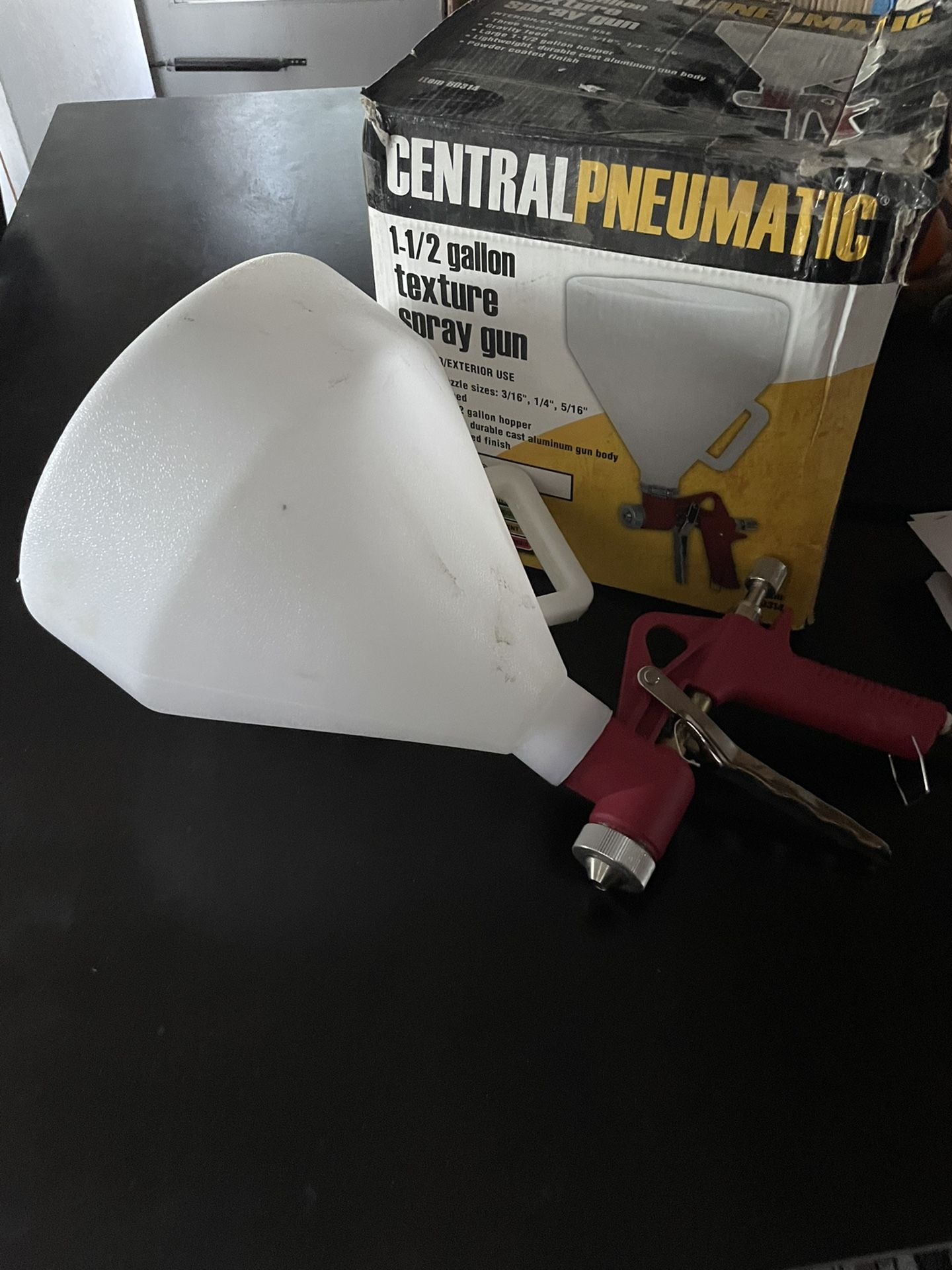 Central Pneumatic 11/2 Gallon Texture Spray Gun for Sale in Colorado