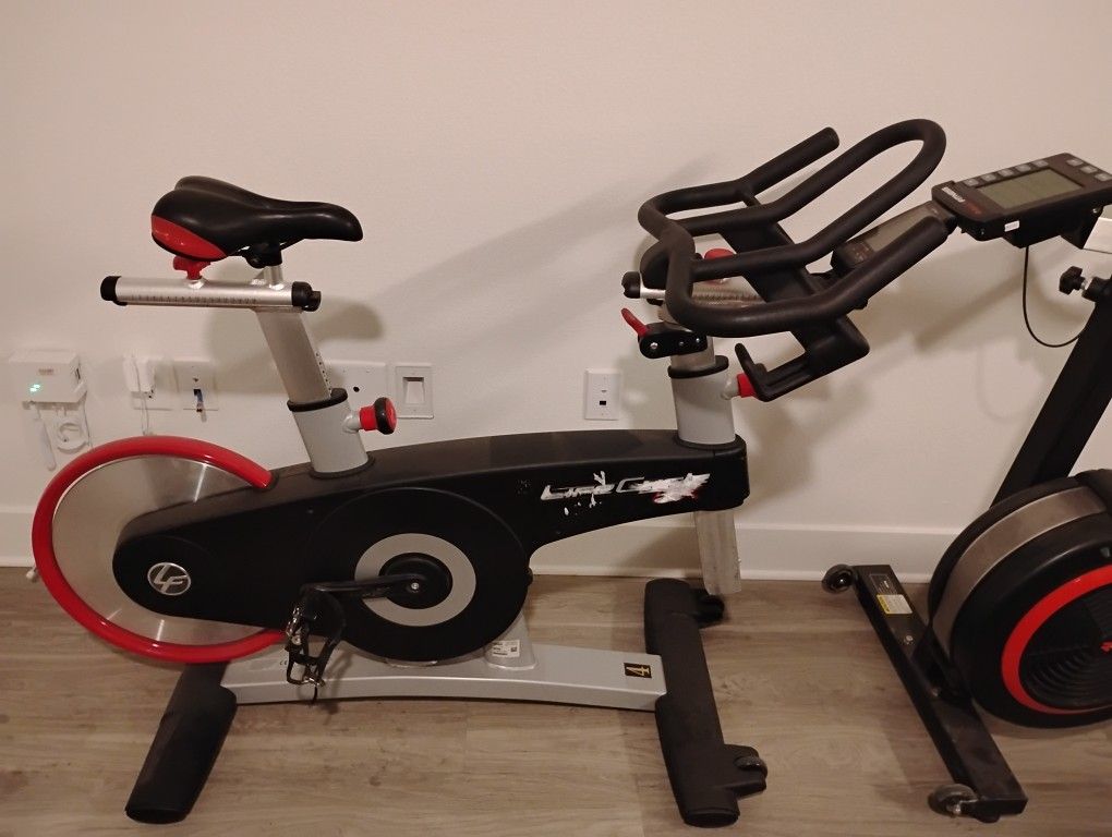 Life Fitness Lifecycle GX Exercise Bike