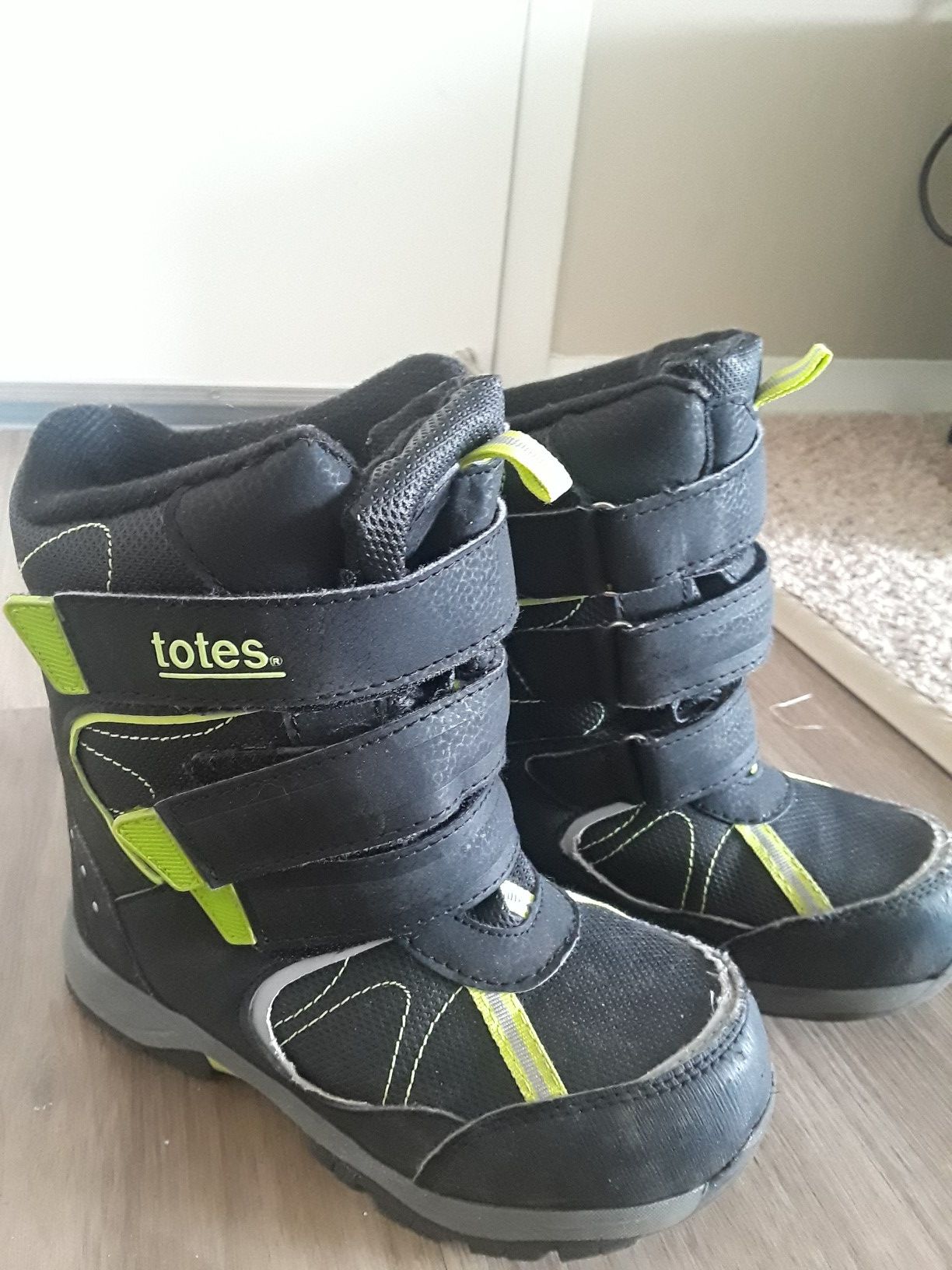 Snow boots black size 1 for kids