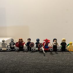 Lego Minifigures Marvel And A Few Extras 