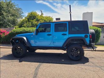 2009 Jeep Wrangler Unlimited 4X4 Lifted " LOW MILEAGE "