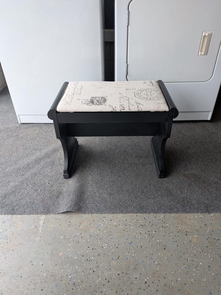 Black Upholstered Accent Bench