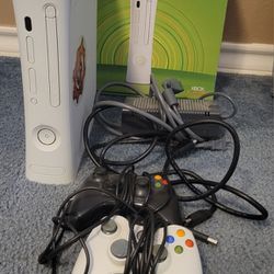 Xbox 360 Arcade with 4 games refactorized