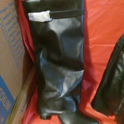 Dream Pair Black Leather Boots 👢 