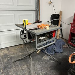 saw table