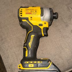 Dwalt Impact Driver