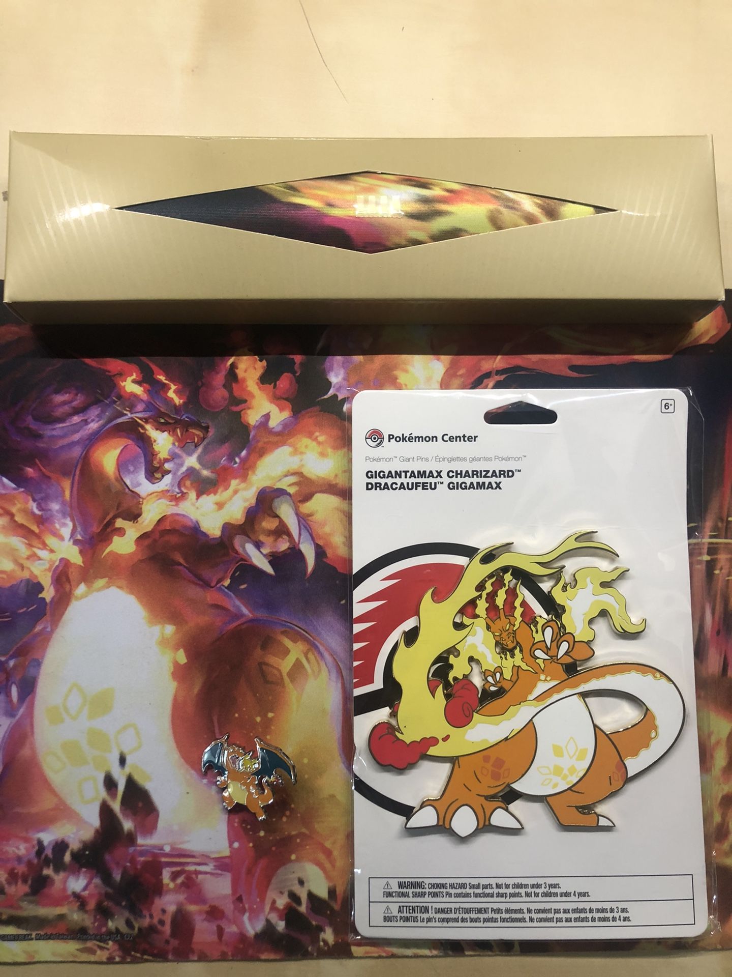Pokémon Charizard Gigabtamax Jumbo Pin(sealed), Normal Pin And Sealed 