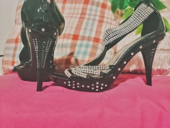 Pumps Black with rhinestones