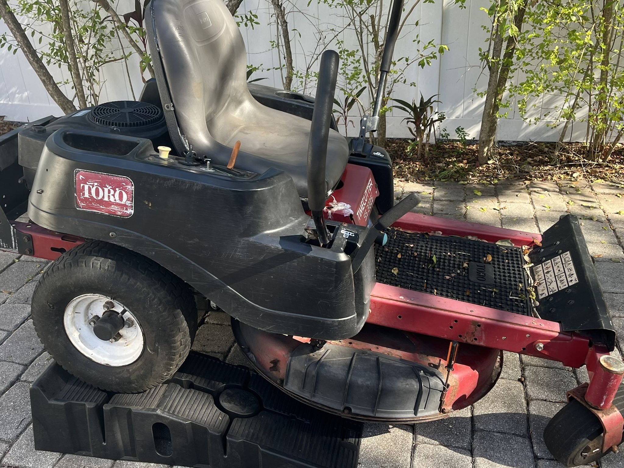 Zero Turn Lawn Mower TORO - SS 3225 (32”)