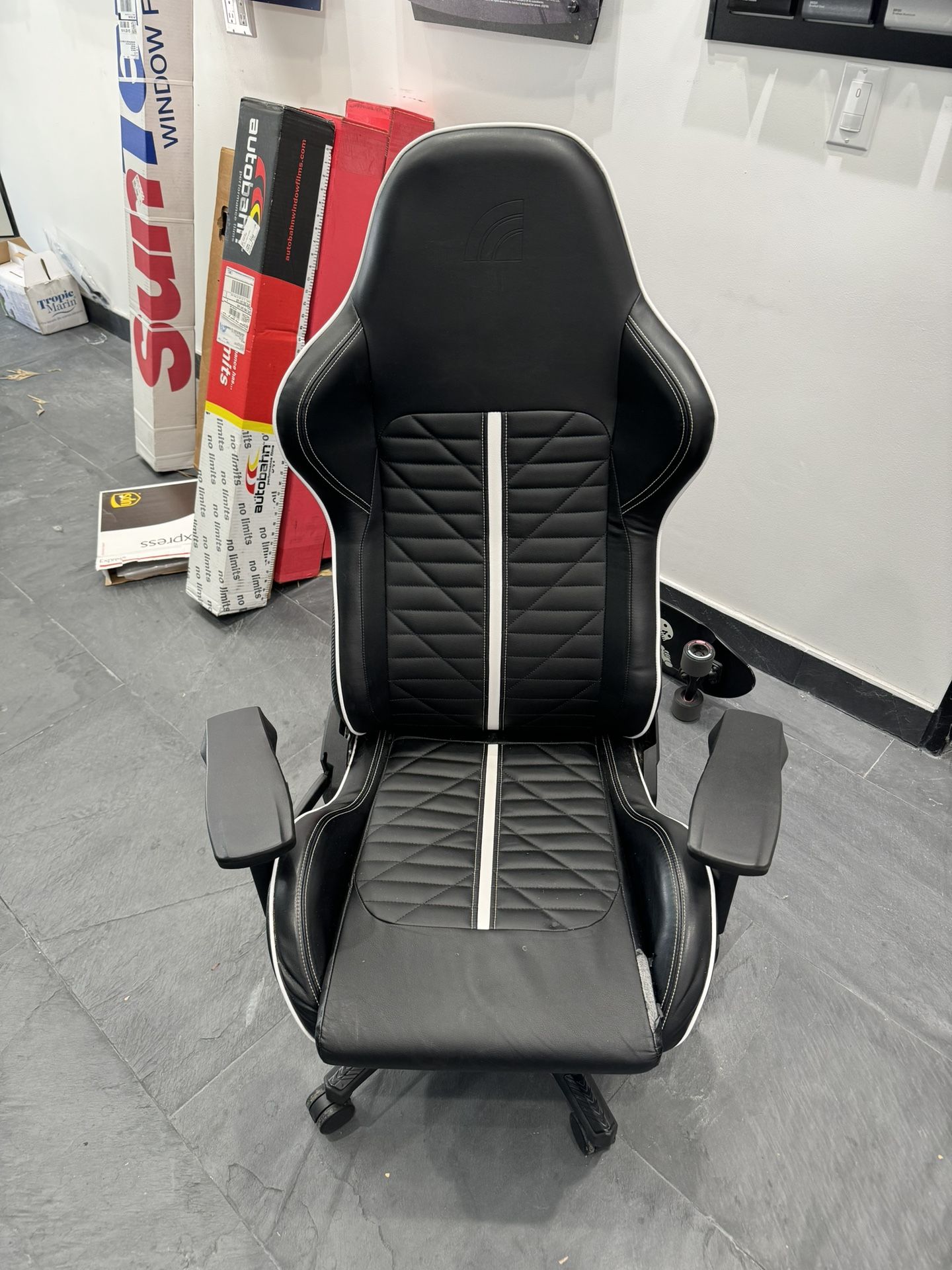 Inland Mach 2 Gaming Chair