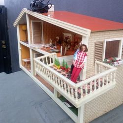 Lundby Dollhouse 1970's With Original Furniture, Lights And Family